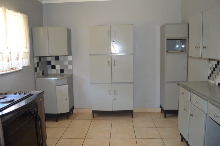 4 Bedroom Property for Sale in Roosheuwel North West